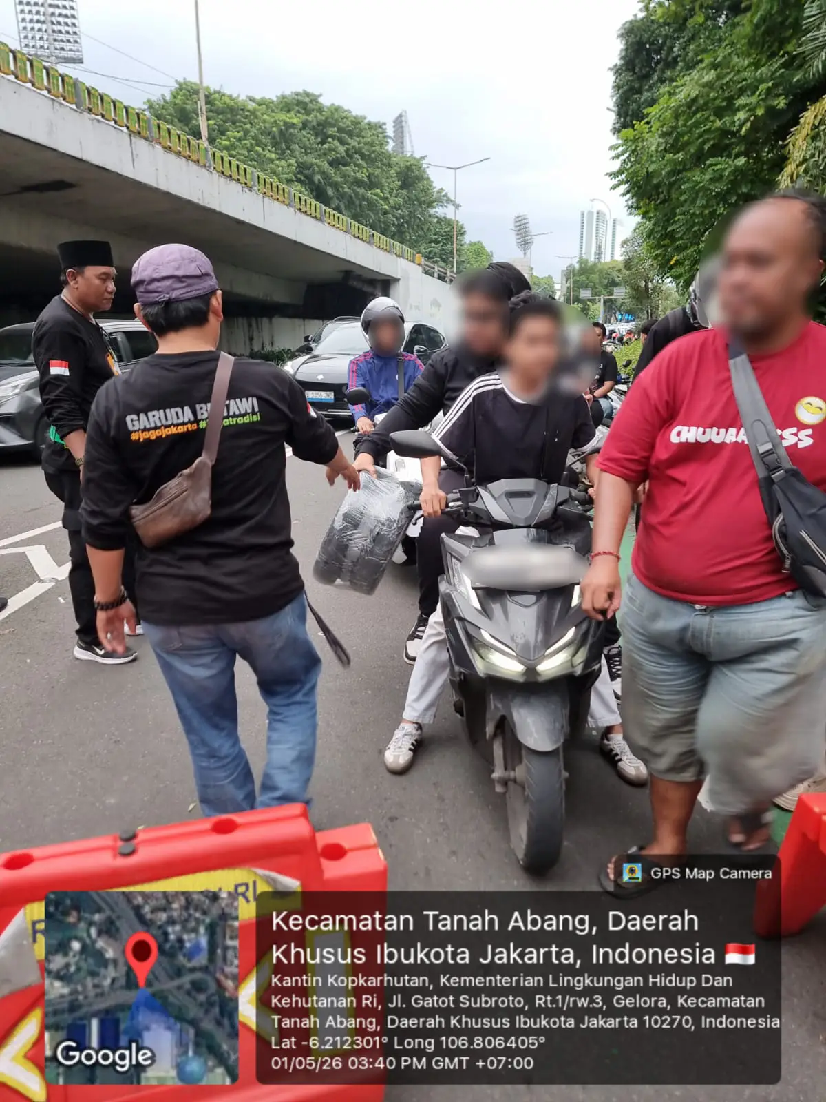 ban dibakar